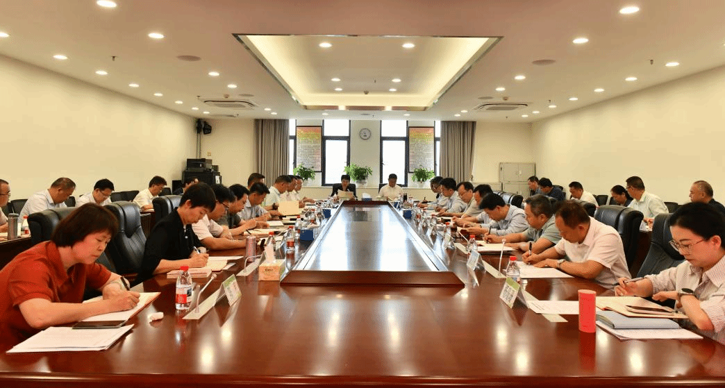 学校召开树立和践行正确政绩观学习教育读书班暨党委理论学习中心组学习（扩大）会